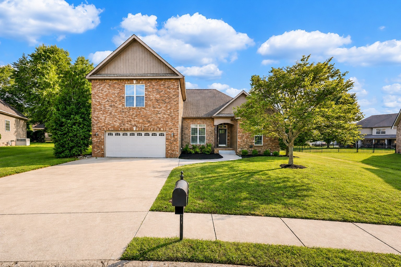 126 Parkland Cir — photo