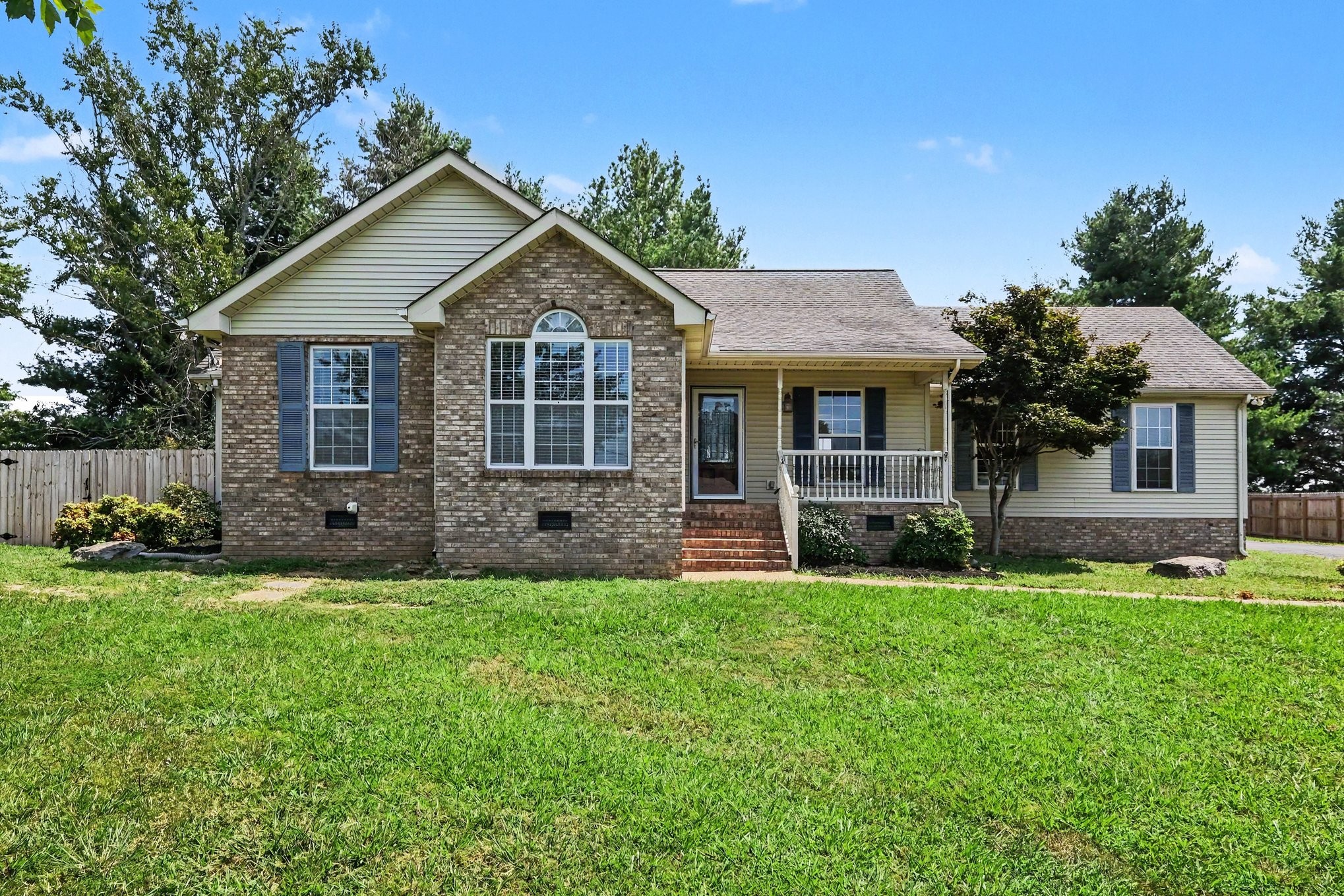 106 Dawn Ct — photo
