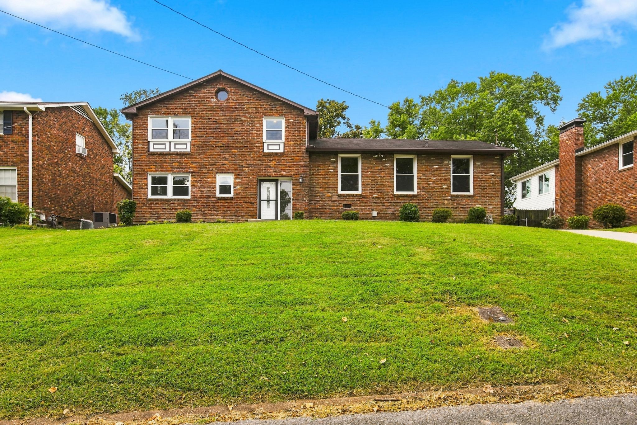 271 Richbriar Rd — photo