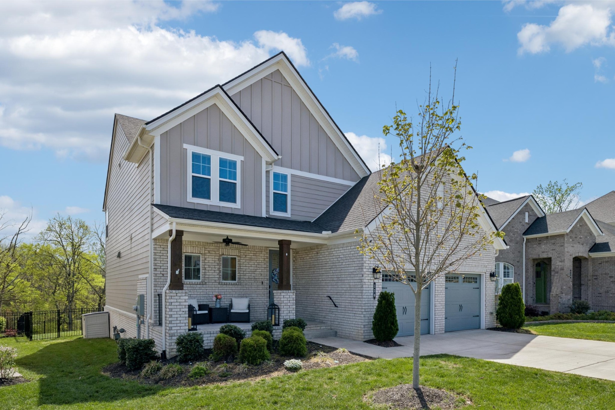 130 Newbury Dr — photo