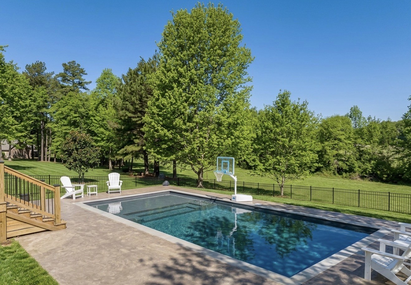 524 Country Club Dr — photo