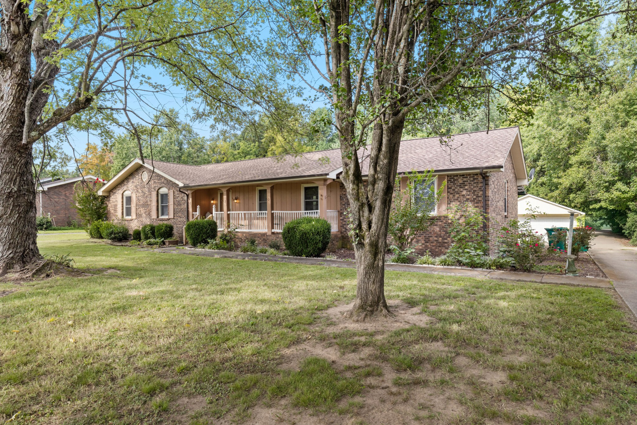 607 N Palmers Chapel Rd — photo