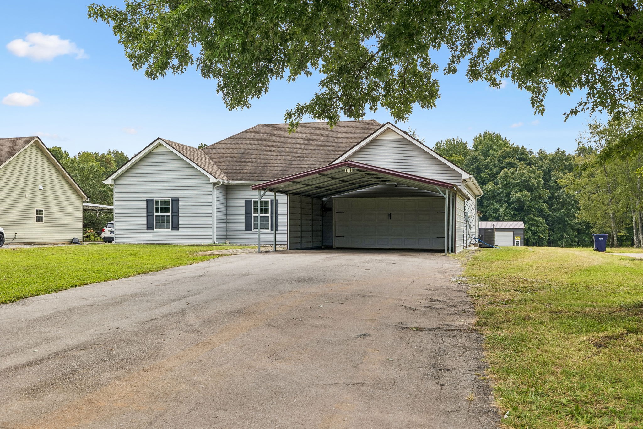 8676 Burleson Ln — photo