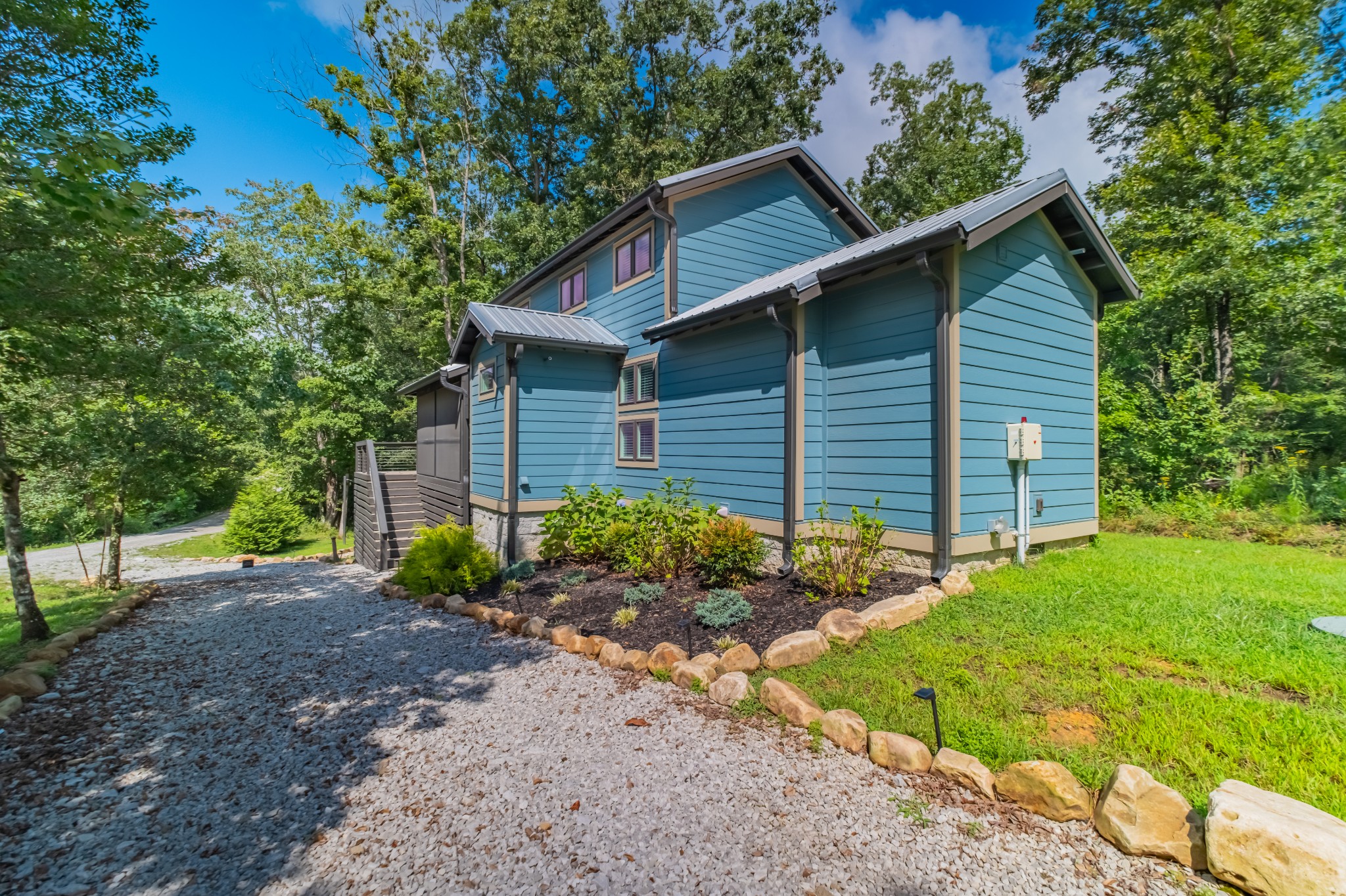 246 Hemlock CV — photo