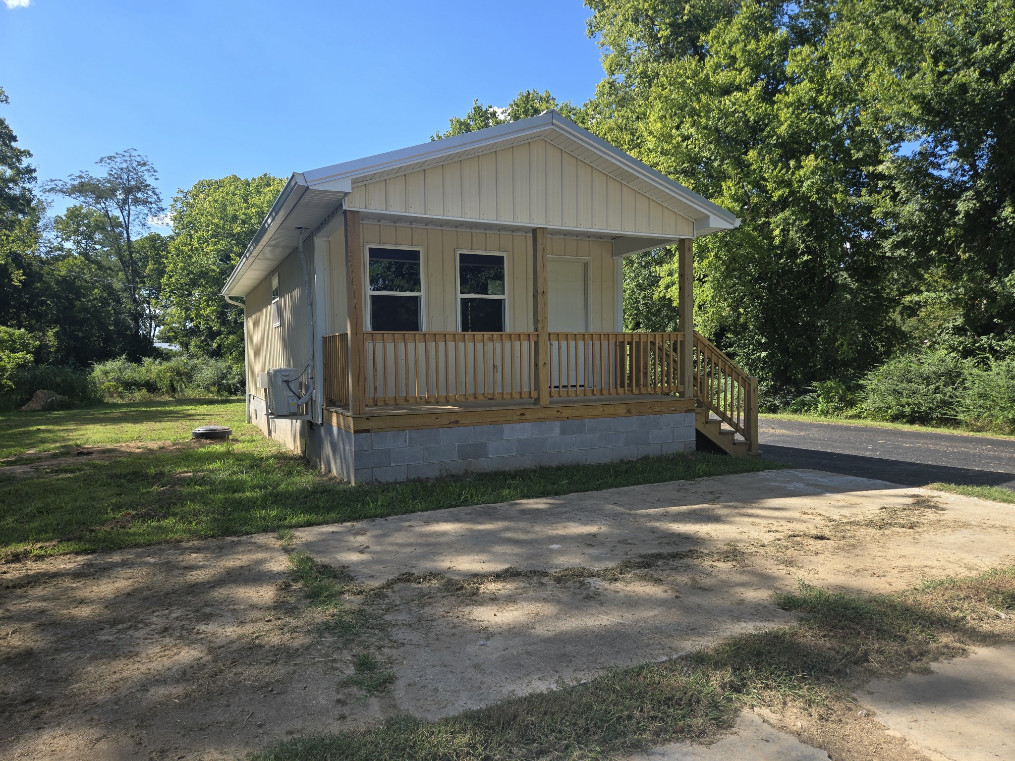 105 Fairground Dr — photo