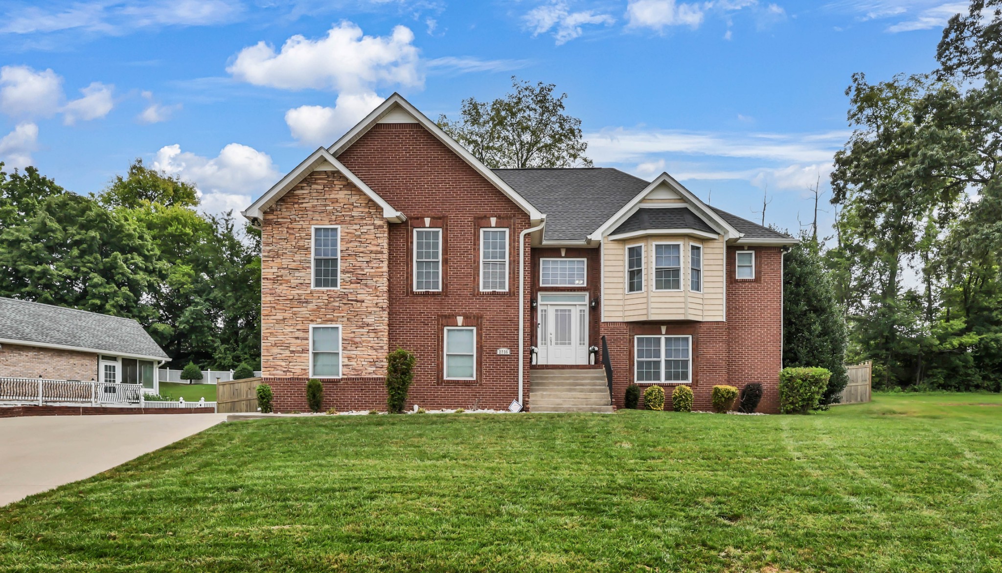 2235 Jasmine Dr — photo