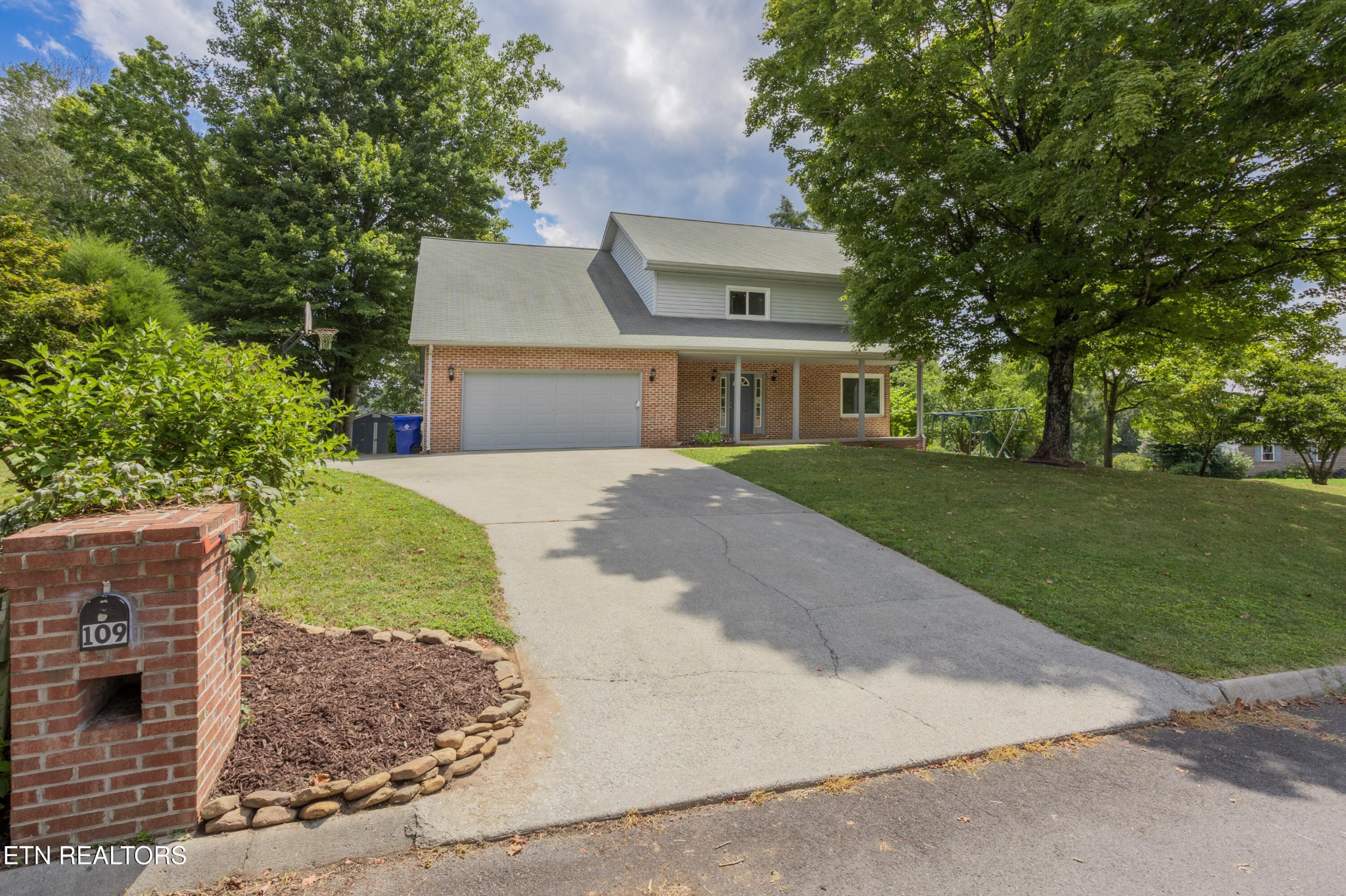 109 W Melbourne Road, Oak Ridge, TN 37830