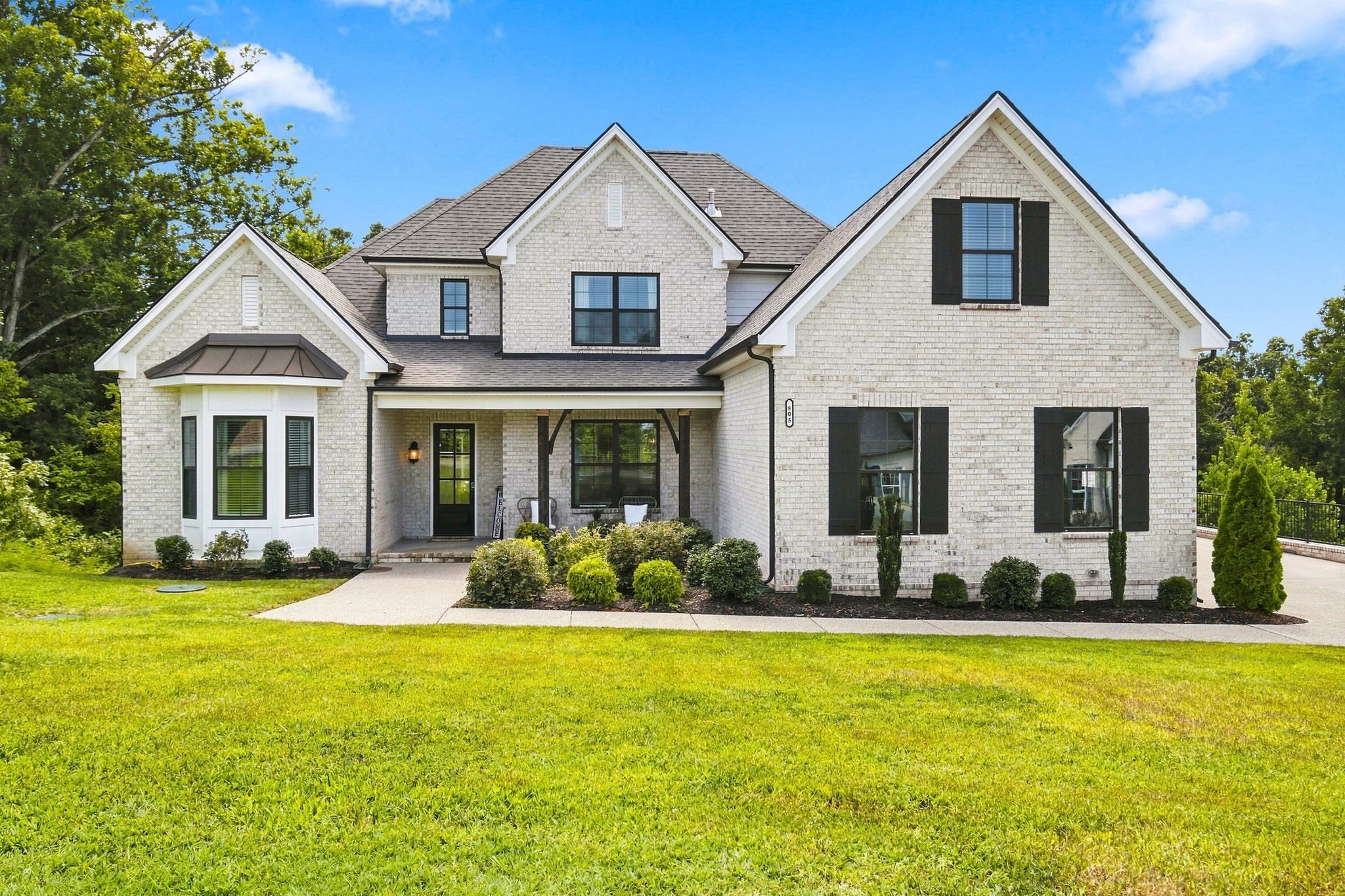 805 Saddle Ridge Dr — photo
