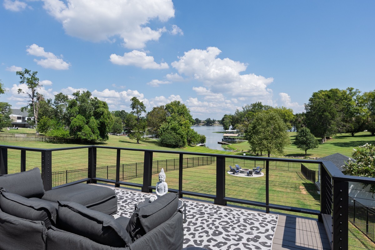 1317 Dickerson Bay Dr — photo