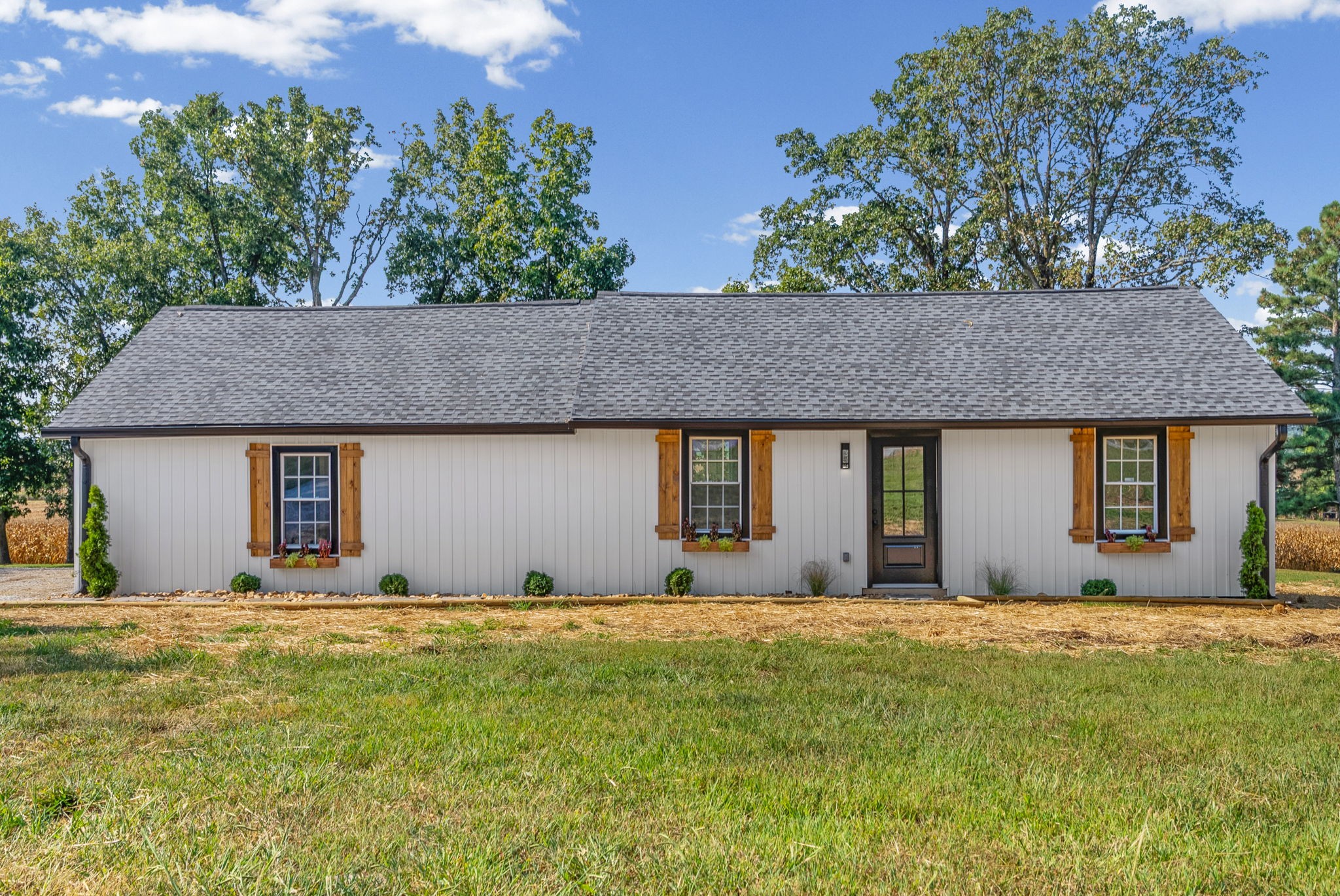 8285 Pilot Rock Rd — photo