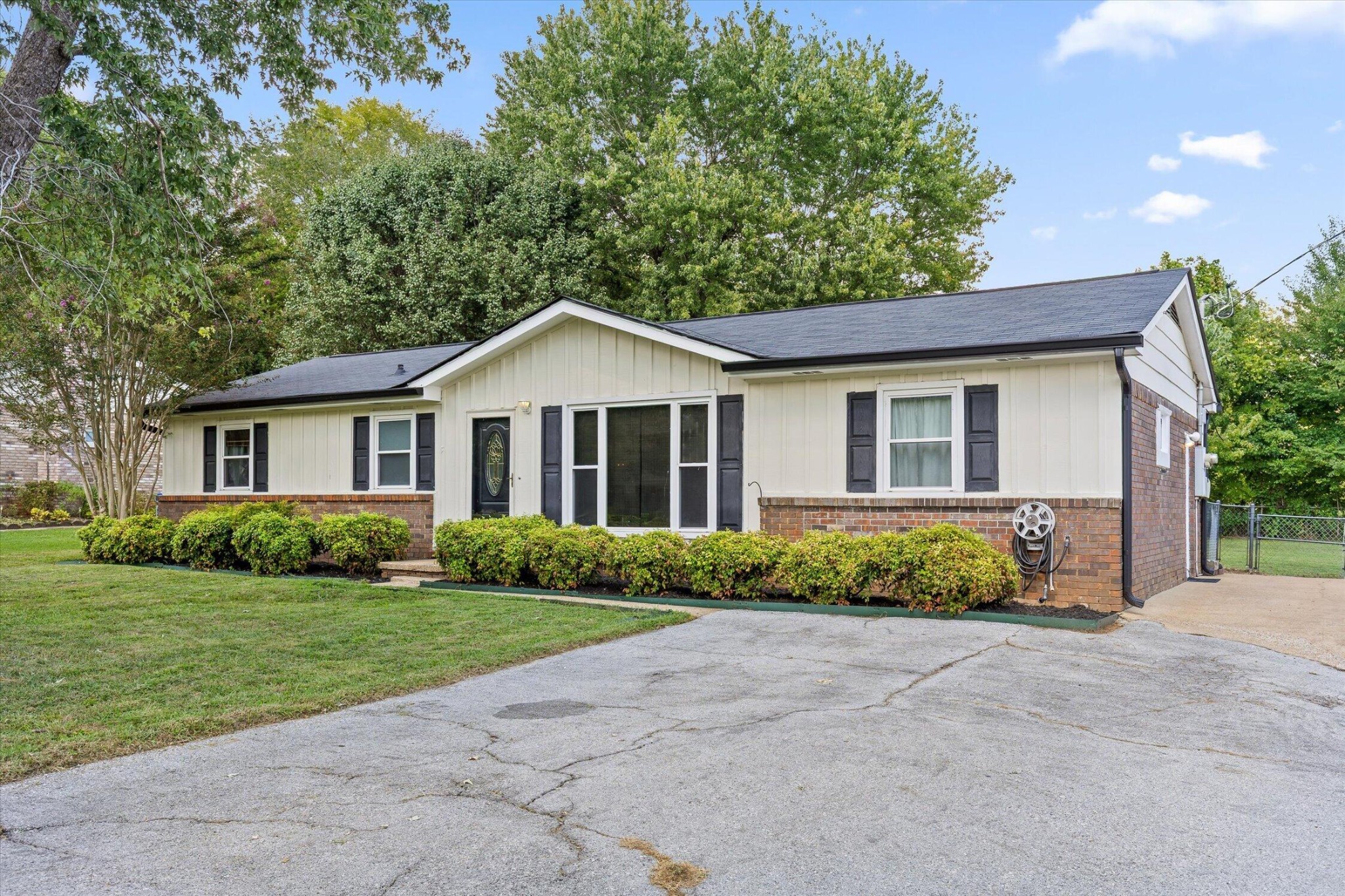 1389 Meadowood Drive — photo