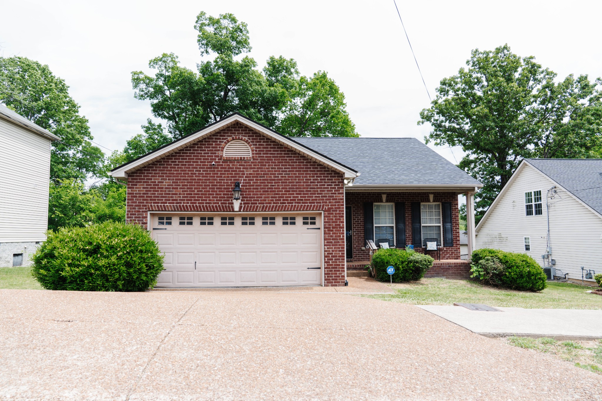 4536 Hamilton Ln — photo