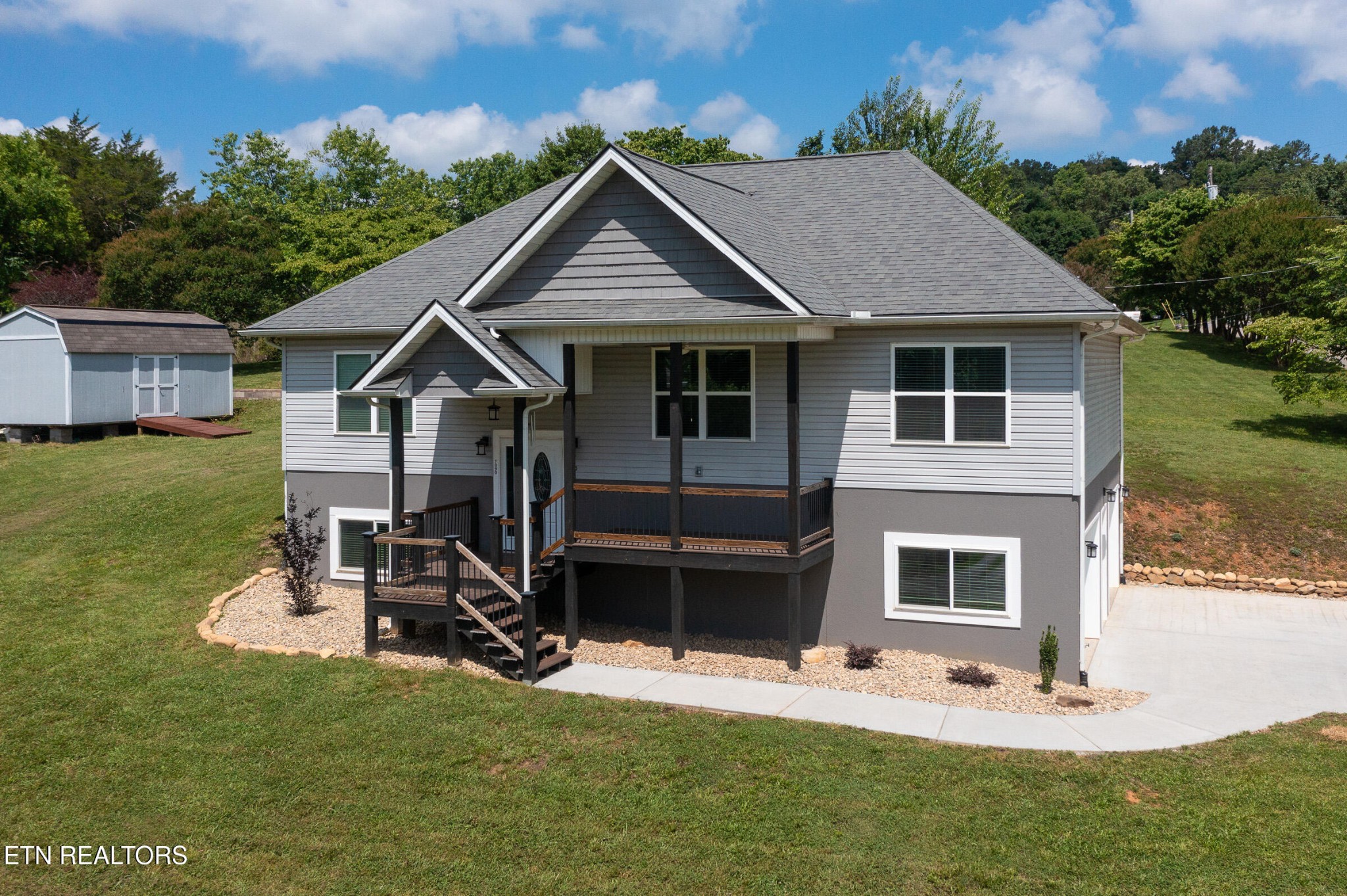 7090 Loudon Ridge Road, Lenoir City, TN 37771