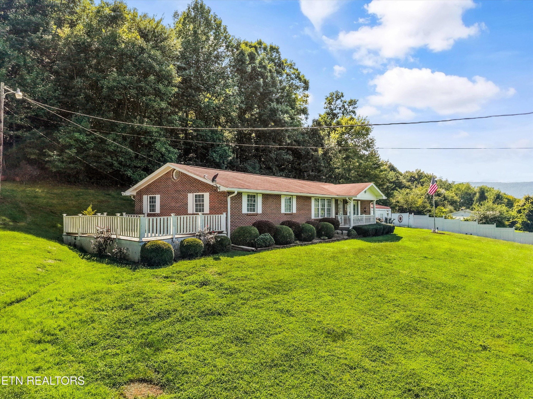 332 Rural Vale Road, Tellico Plains, TN 37385 — photo 2