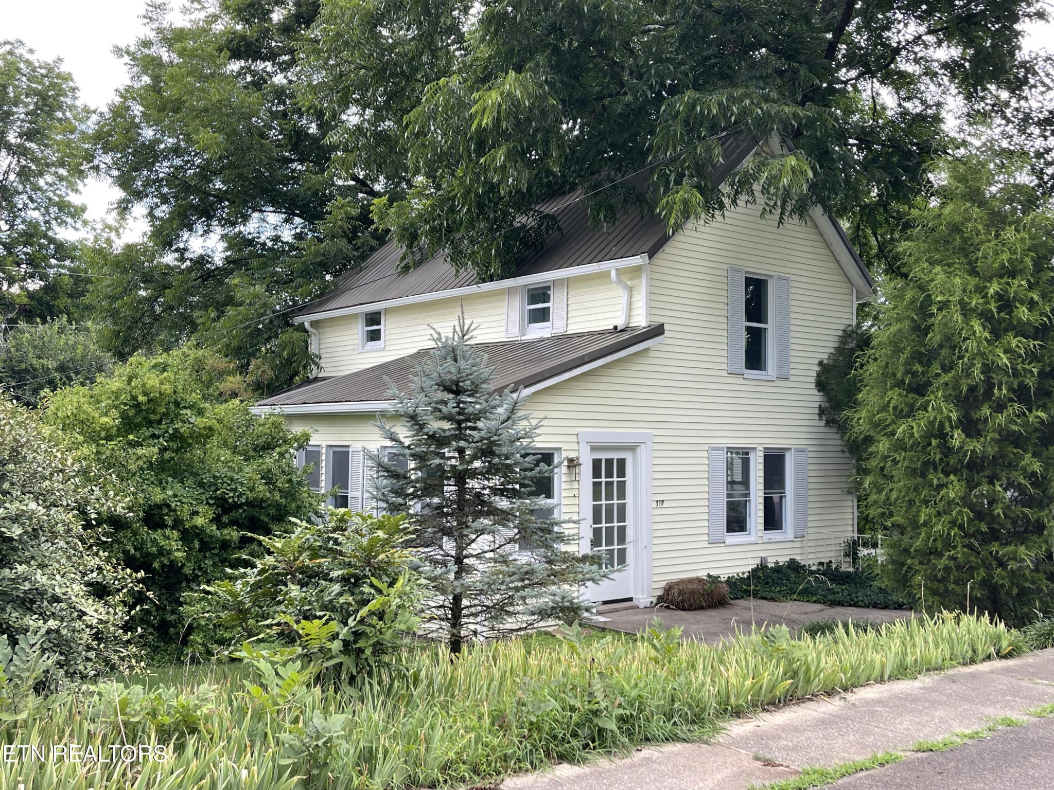 317 Lynn Ave — photo