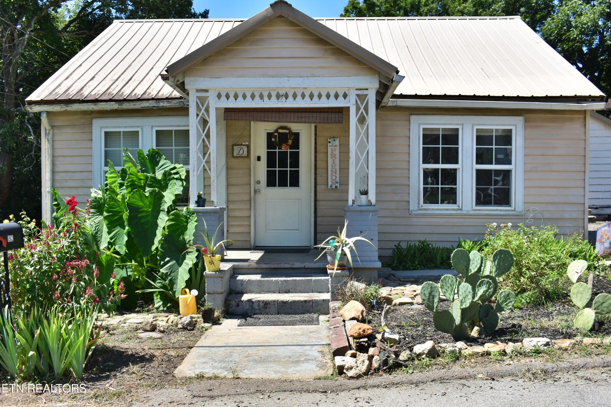 1512 Adams St — photo