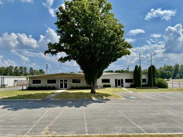 217 Big Springs Ave — photo