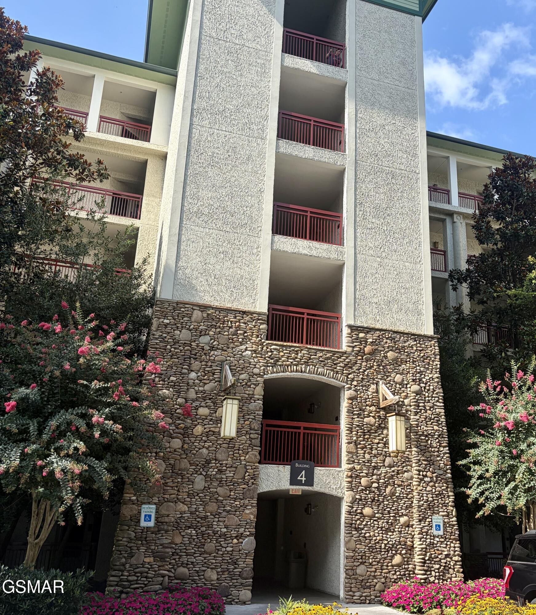 212 Dollywood Lane 445 — photo