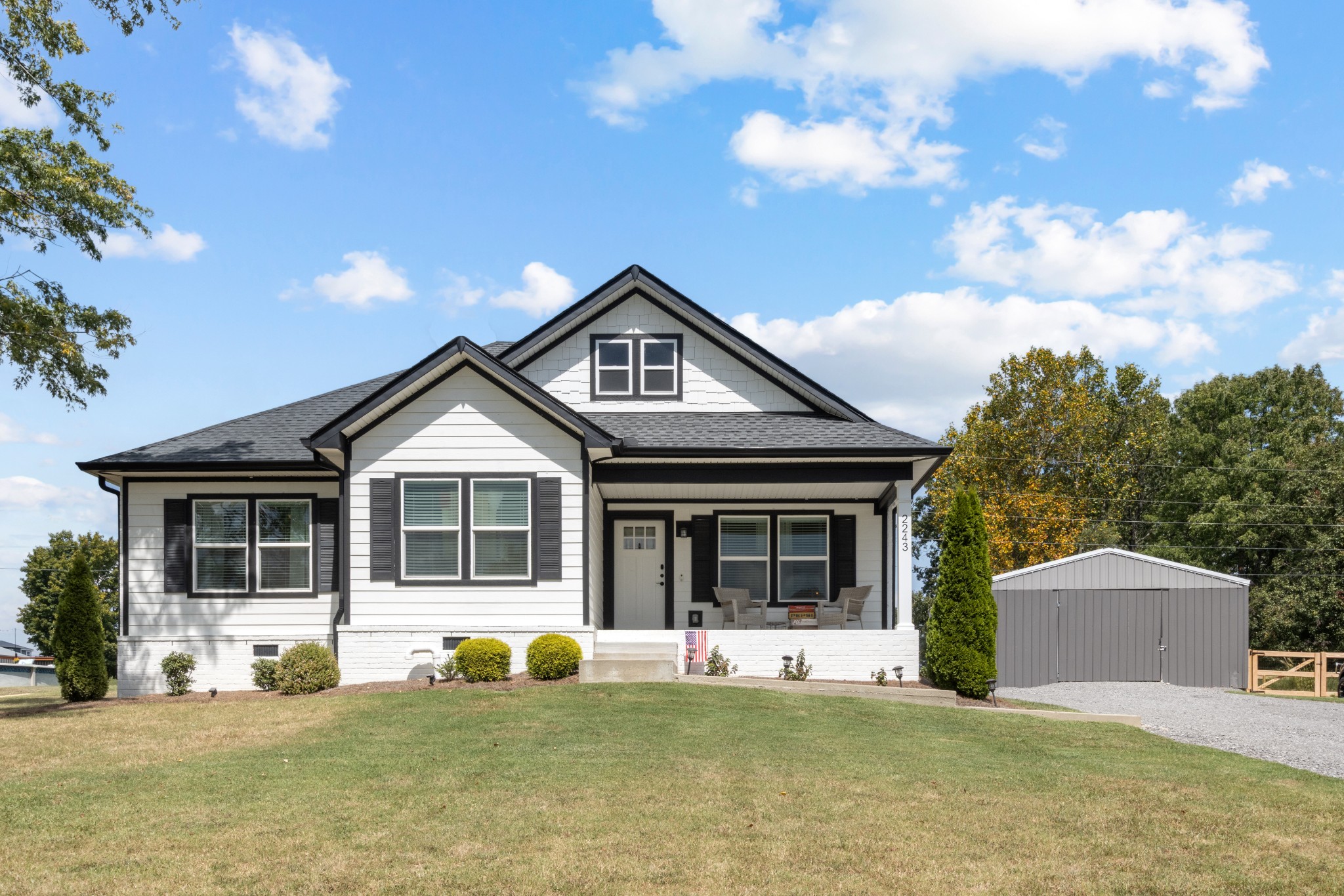 2243 Lambert Dr — photo