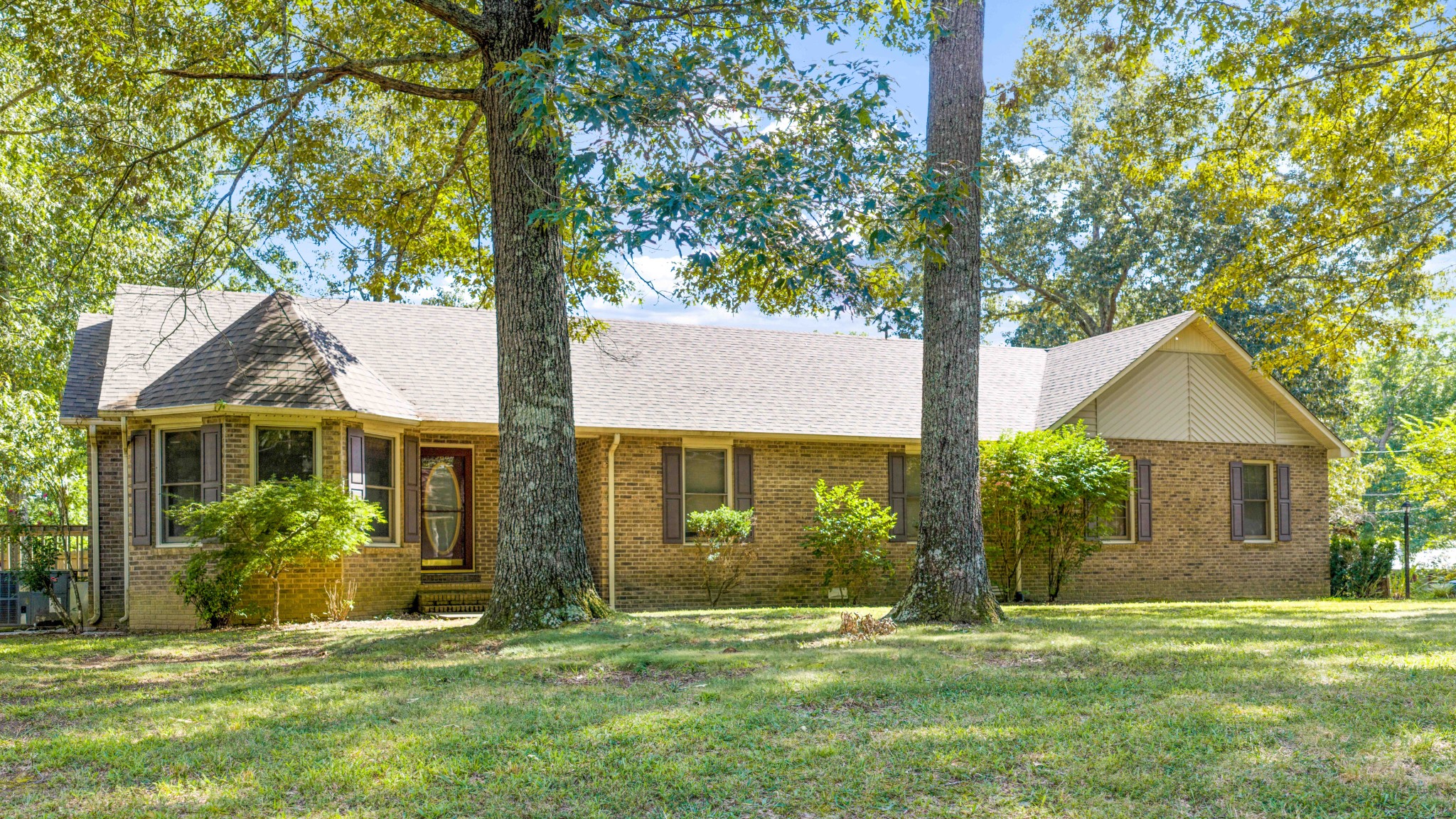 366 Oak Leaf Cir — photo