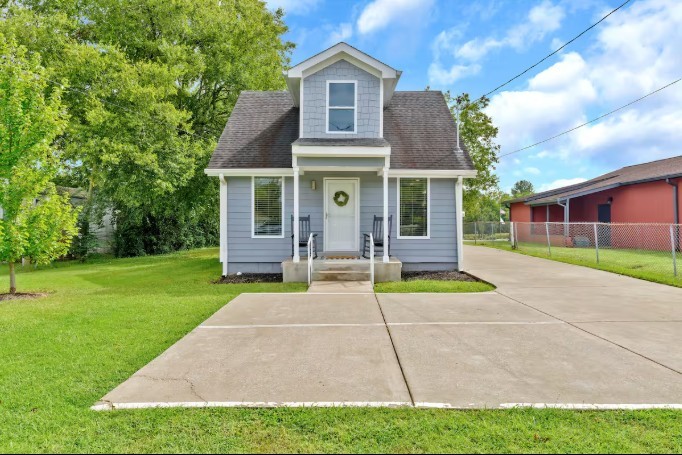 209 Campus Dr — photo