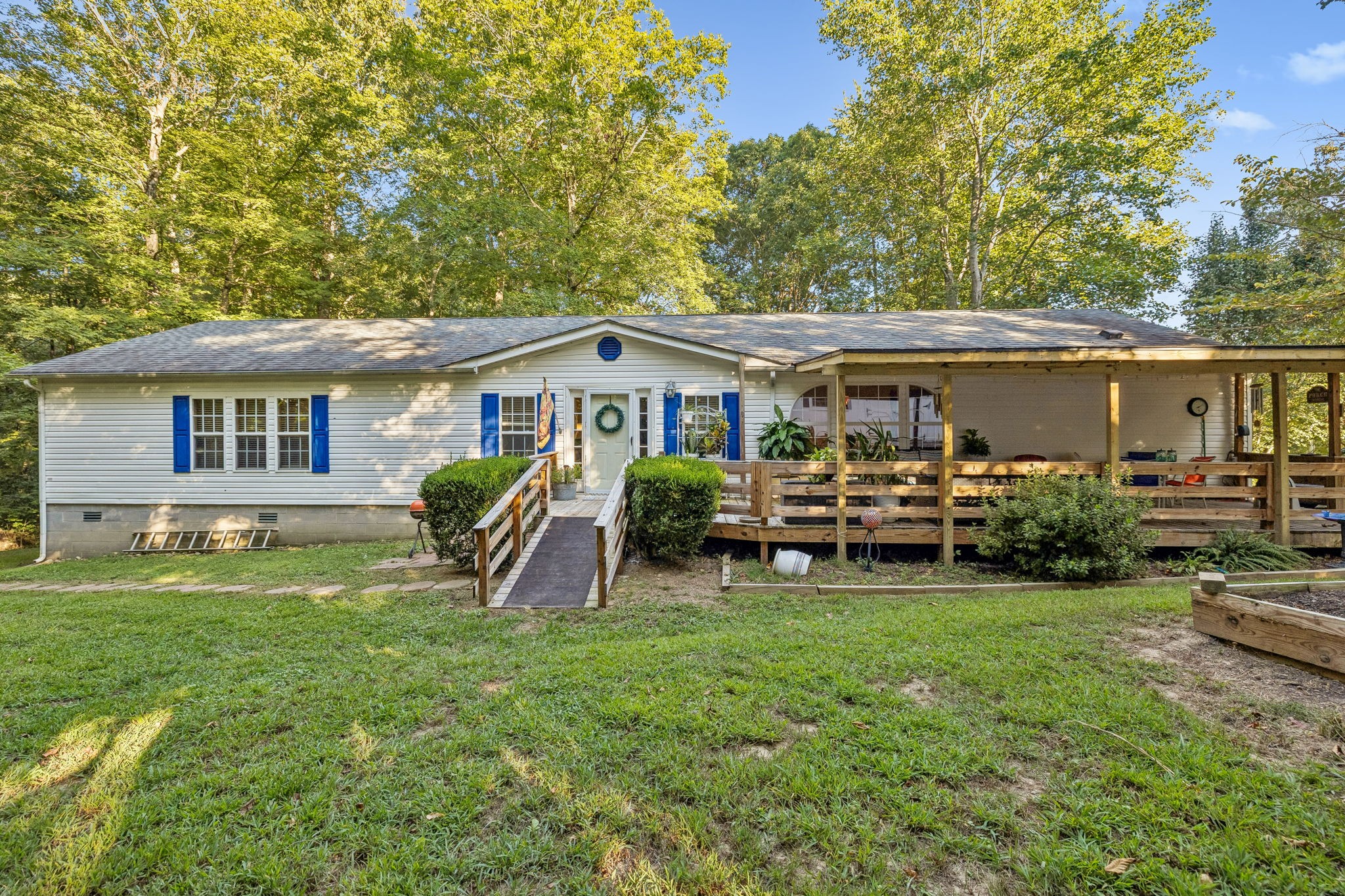 605 Lucas Rd — photo