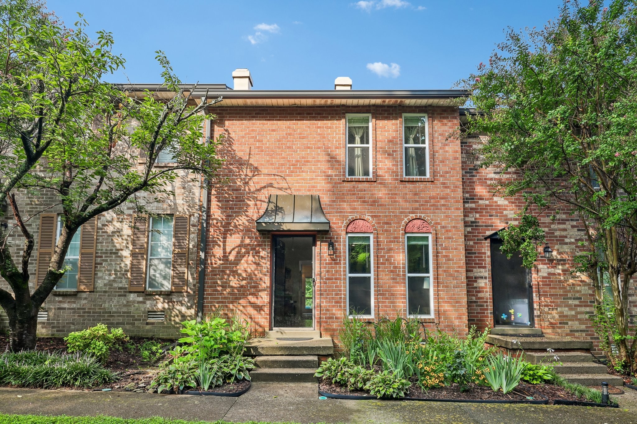 386 Huntington Ridge Dr — photo