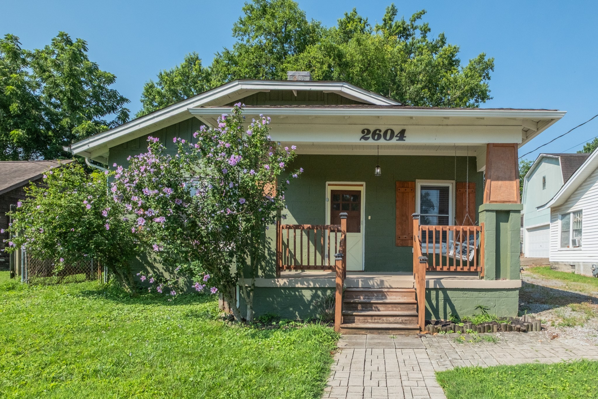 2604 Elliott Dr — photo