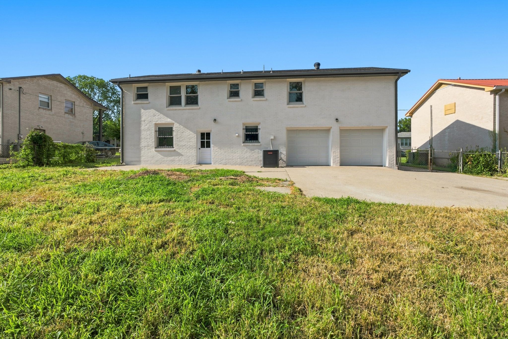 725 Roman Dr — photo