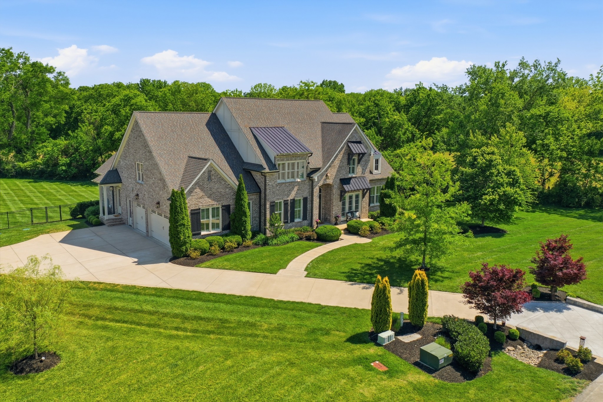 1045 Buena Vista Dr — photo