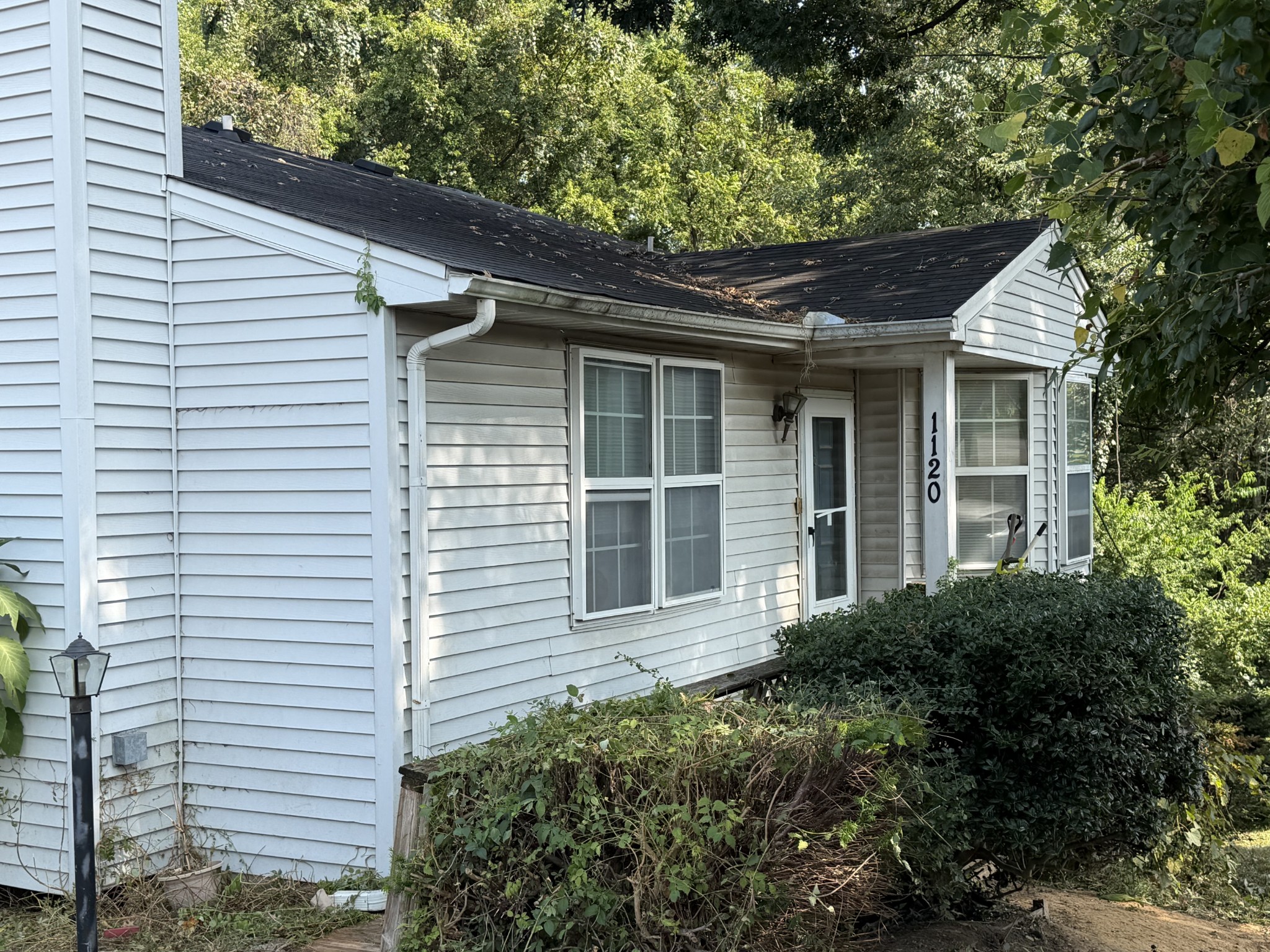 1120 Cabana Dr — photo
