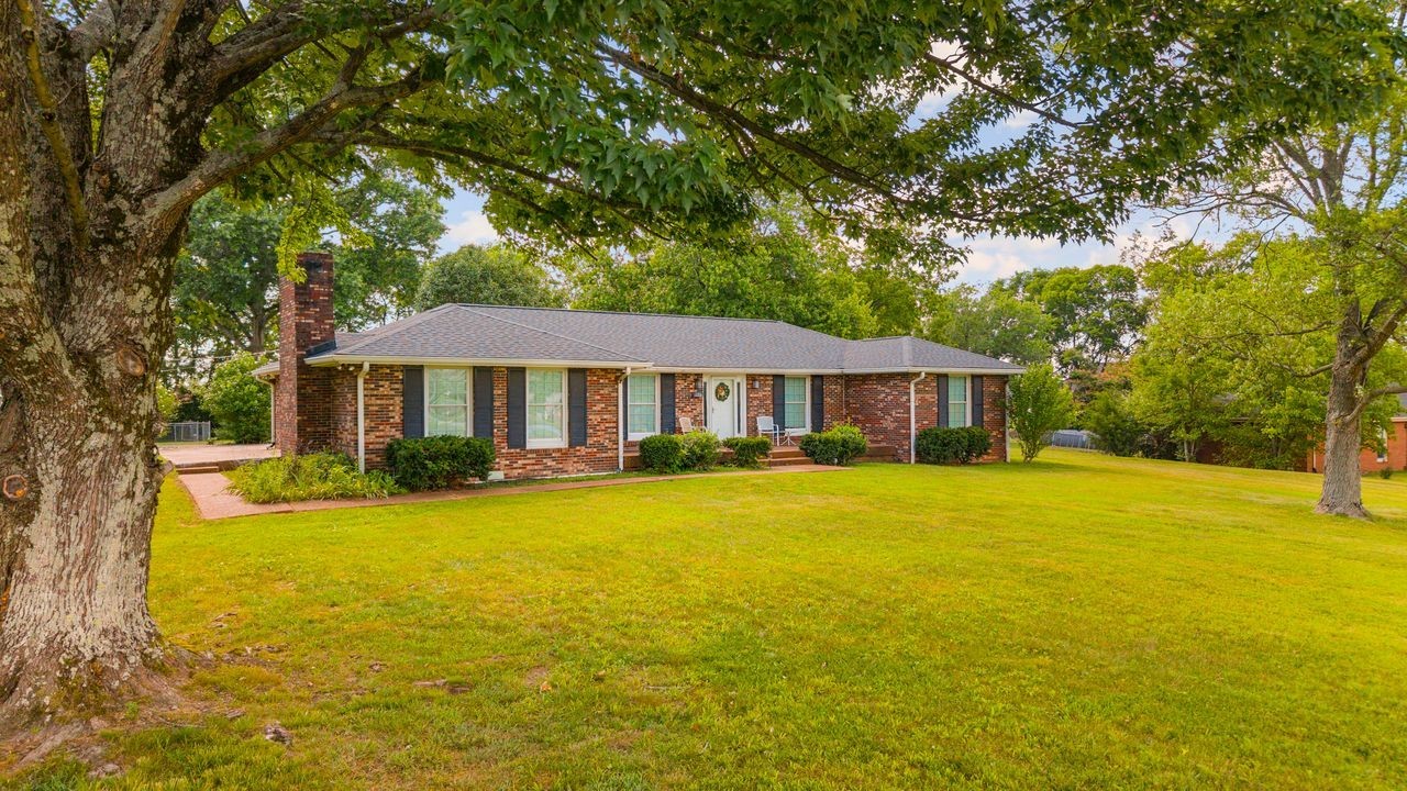 226 Maple Hill Rd — photo