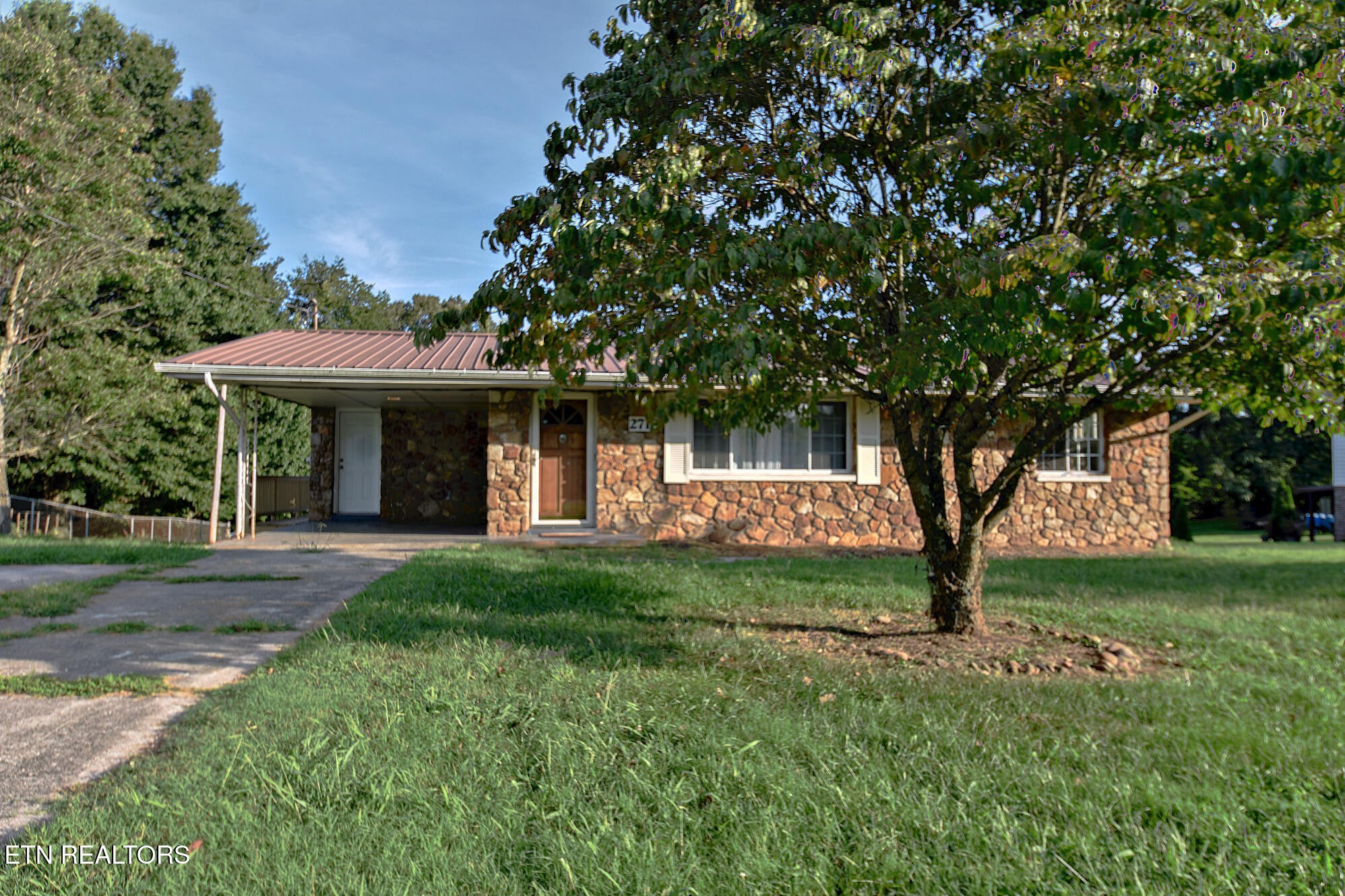 2718 Mayfield Drive — photo