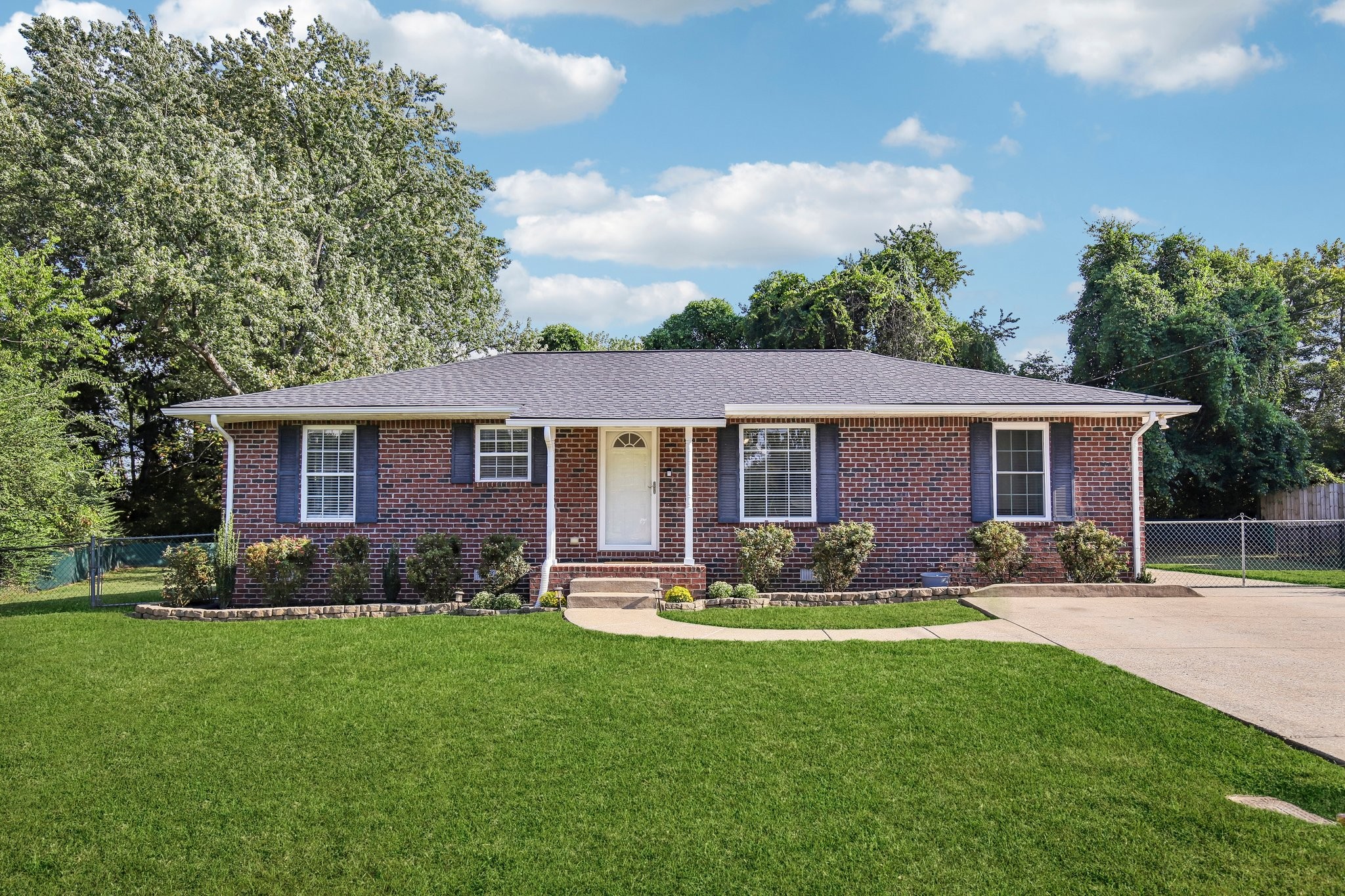 419 Harwell Ct — photo