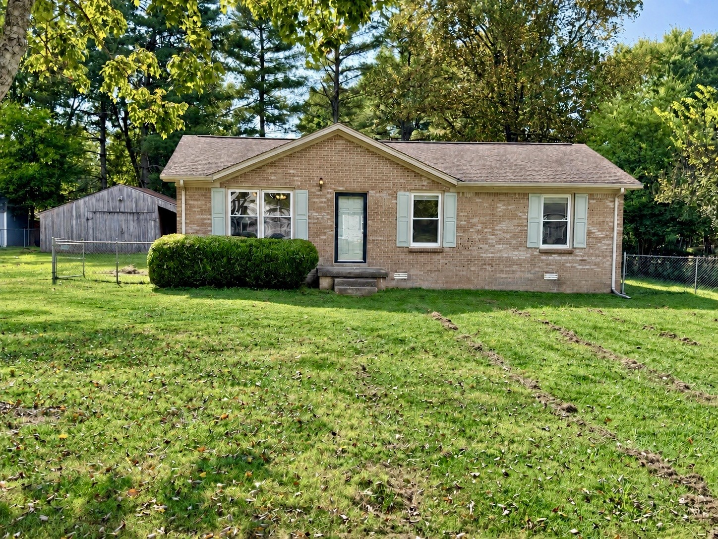 817 Belle Dr — photo