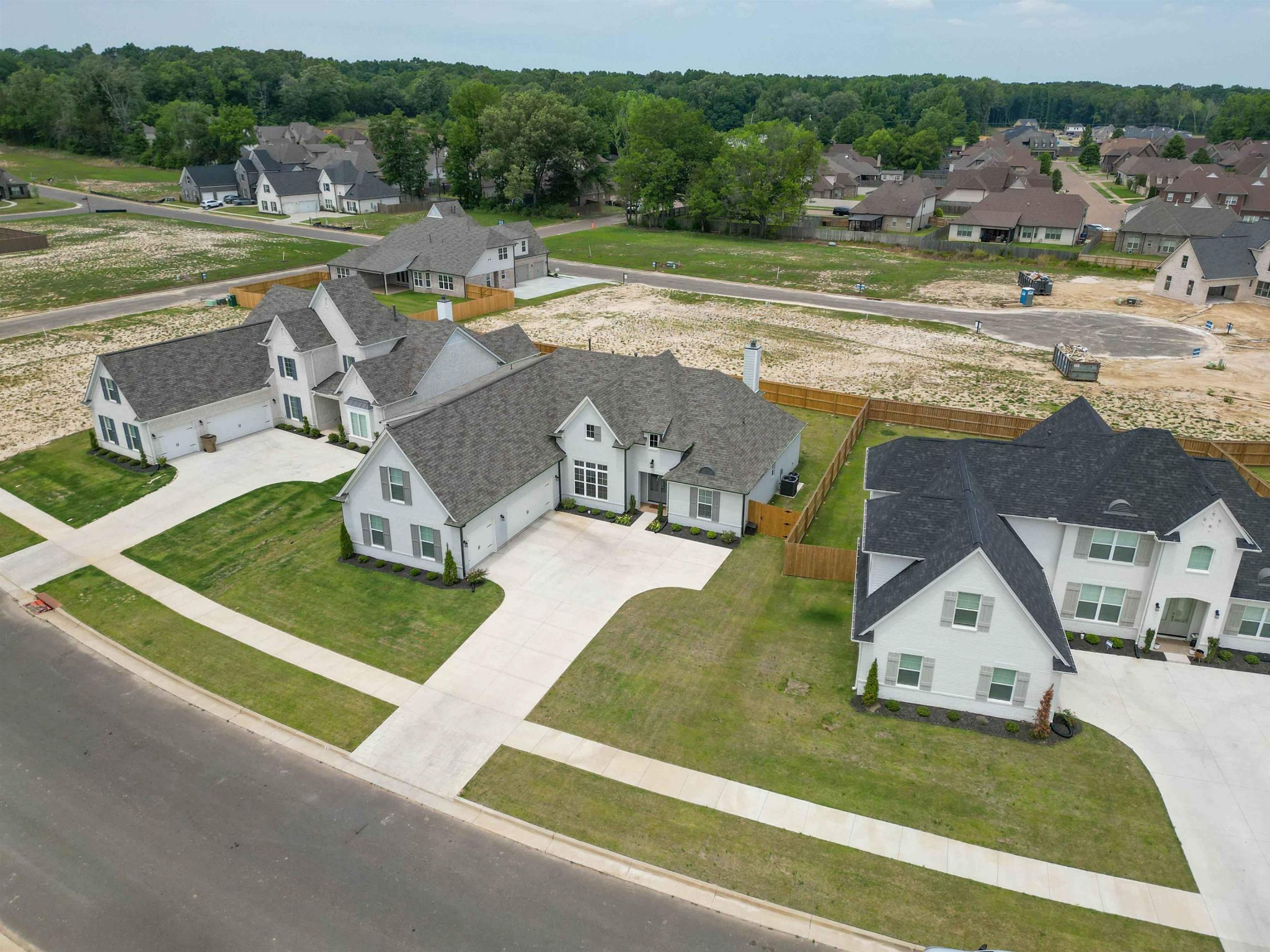9606 Grays Hollow Dr — photo
