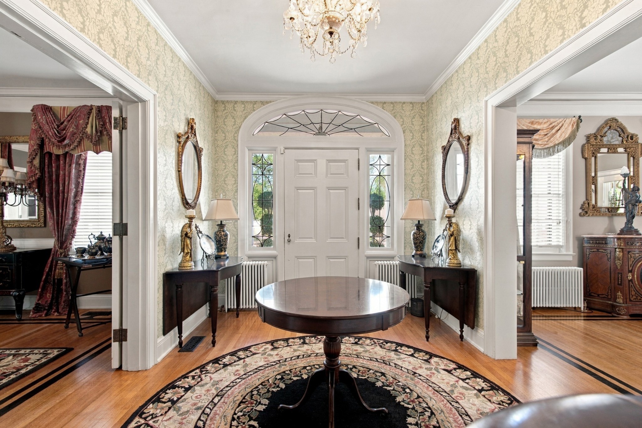211 W Blackwell St — photo