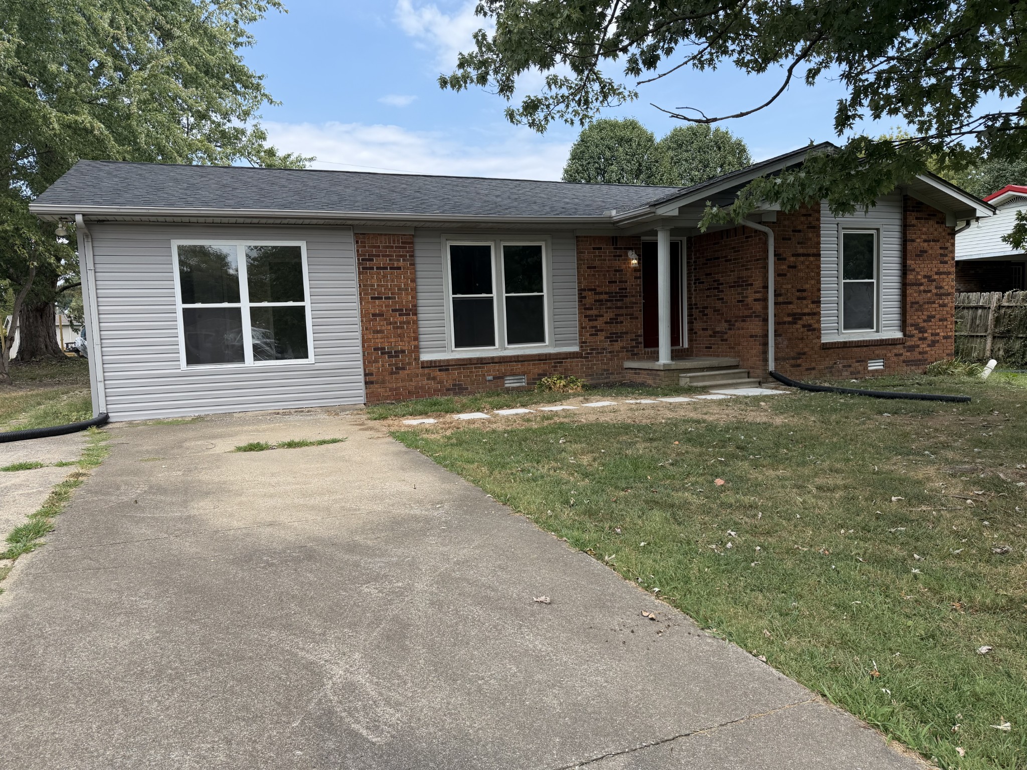 2118 Lambert Dr — photo