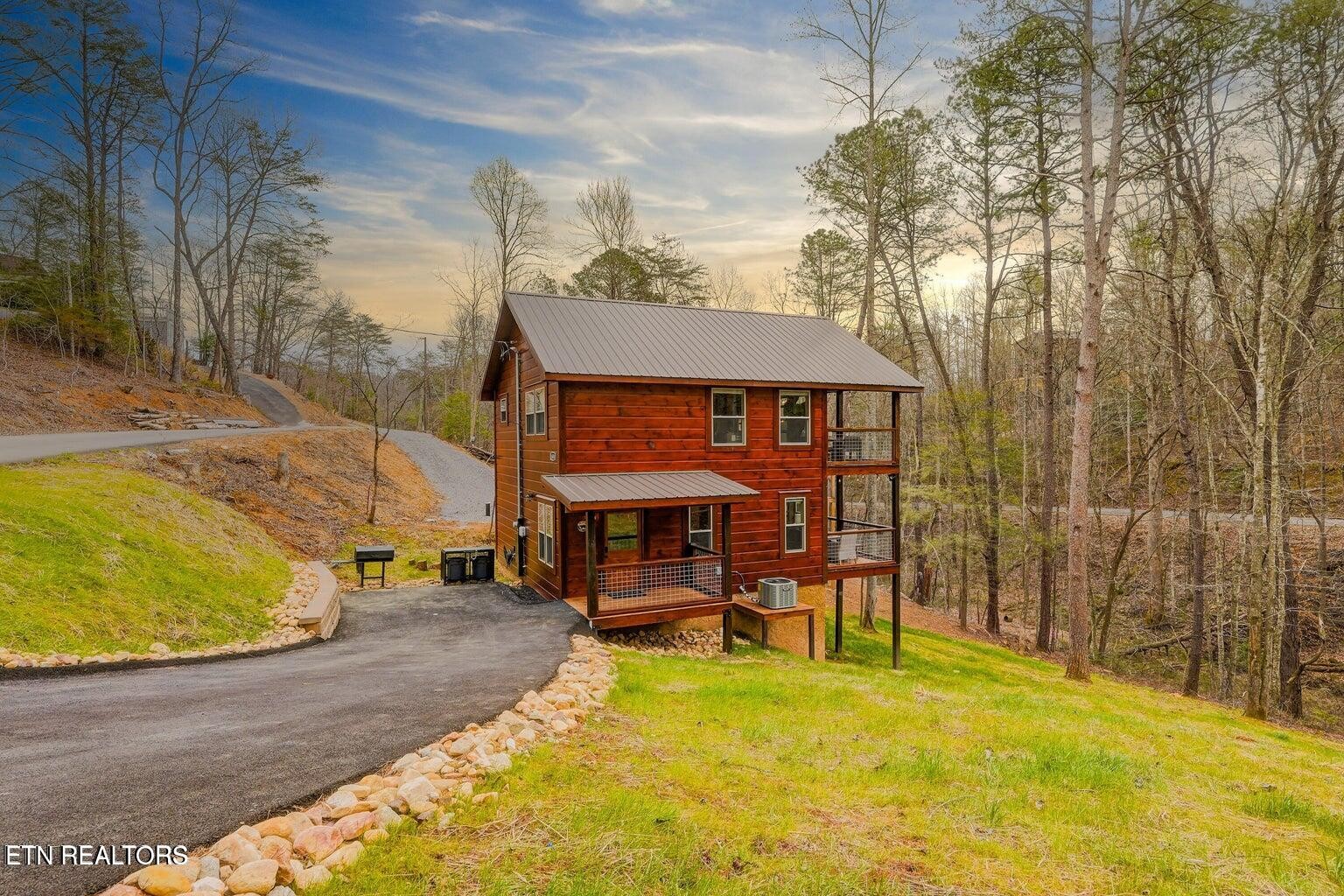1614 Lake Drive — photo