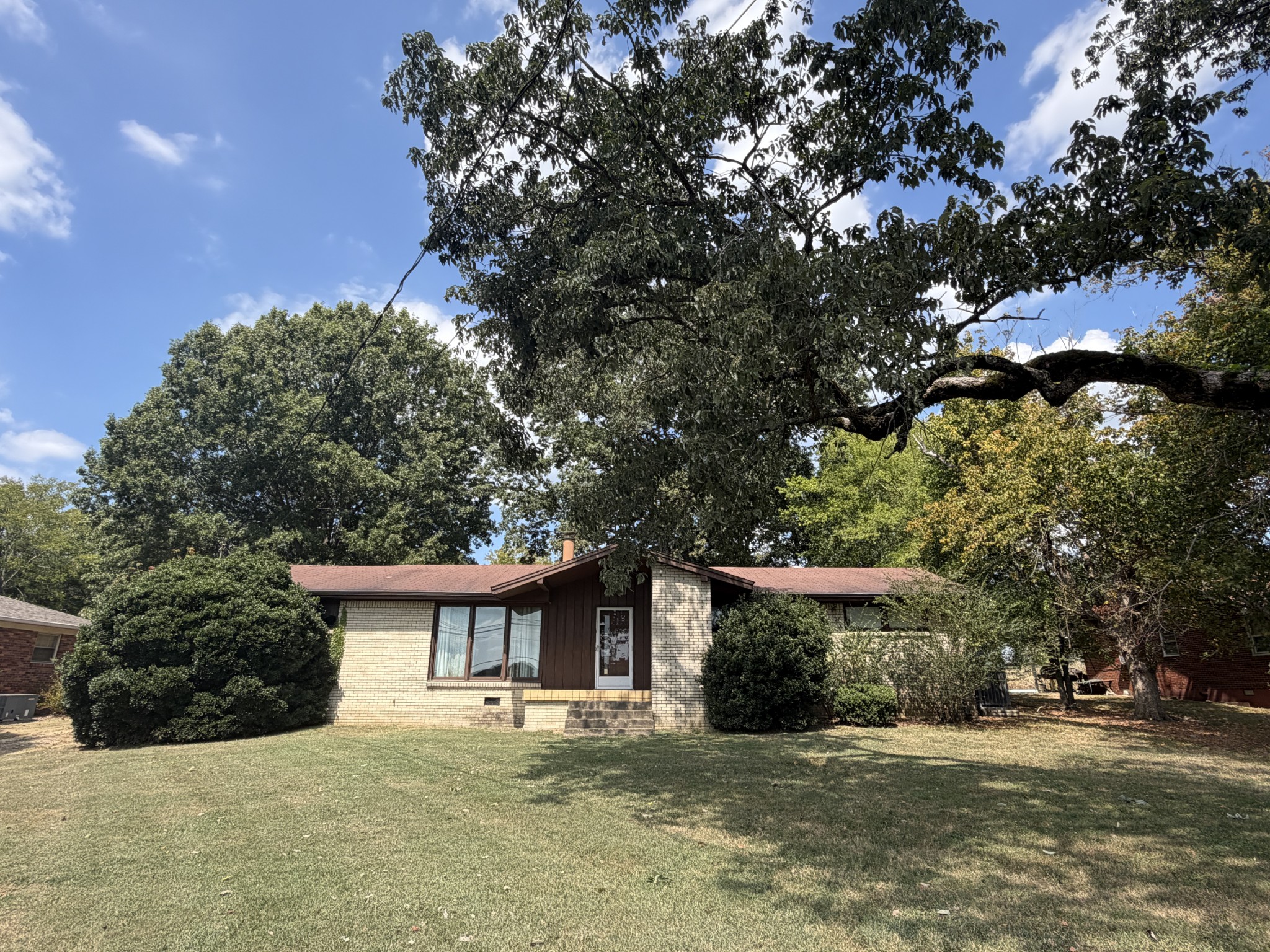 10555 Lebanon Rd — photo