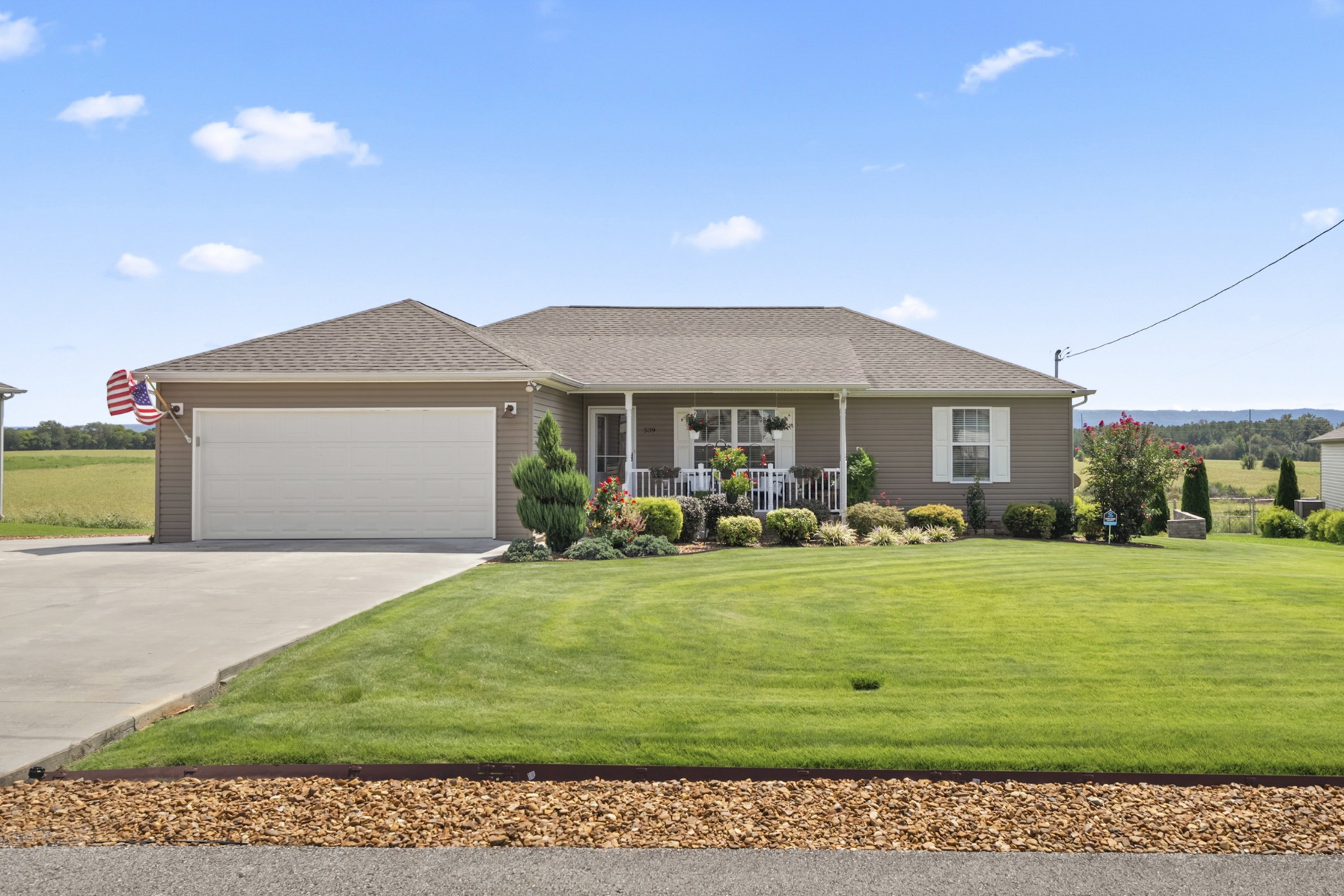 539 Strawberry Dr — photo