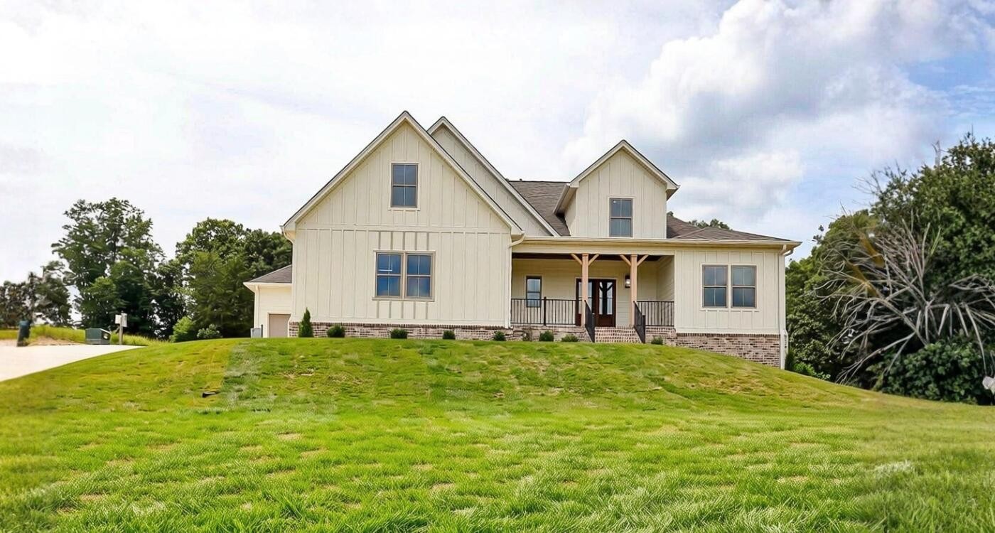 14595 Baker Road — photo