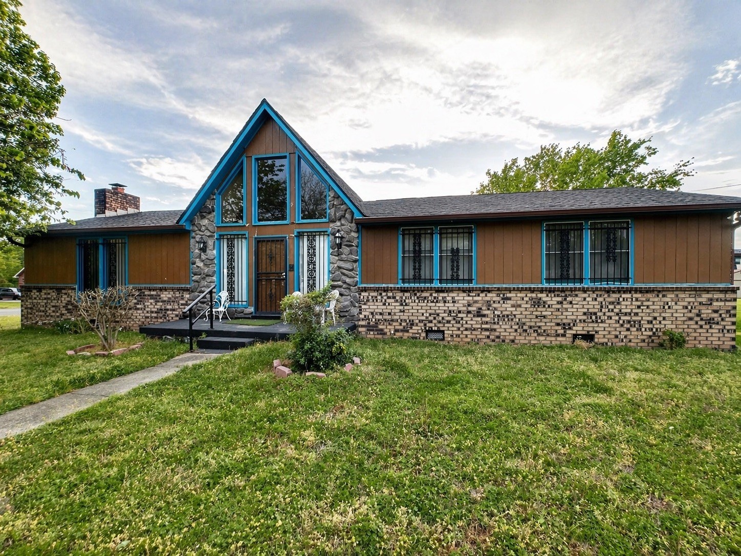 4101 Timothy Dr — photo