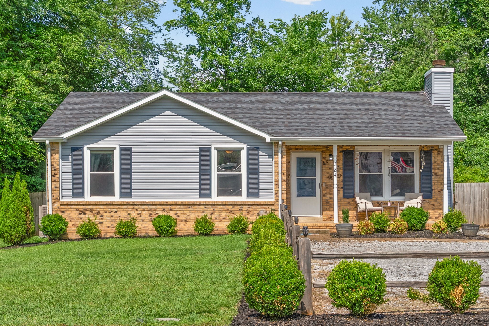384 Roselawn Dr — photo