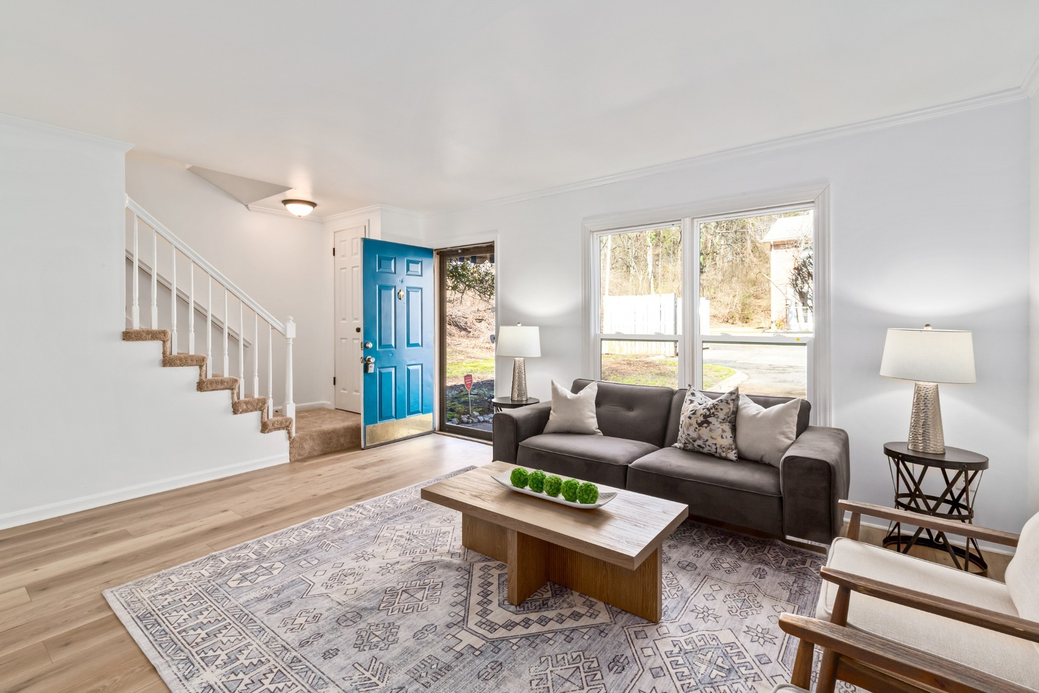 513 Williamsburg Dr — photo