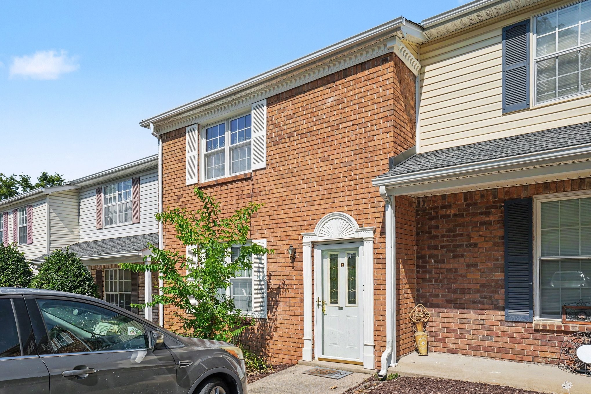 129 Five Oaks Dr — photo