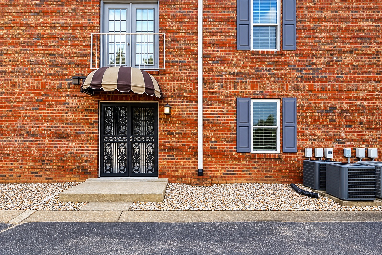 1808 State St 106 — photo