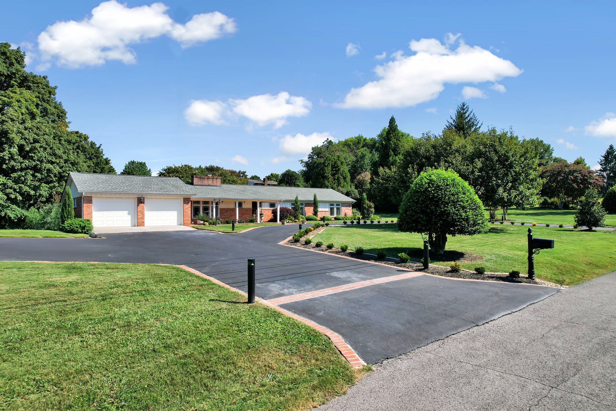 2210 Joy St, NE — photo