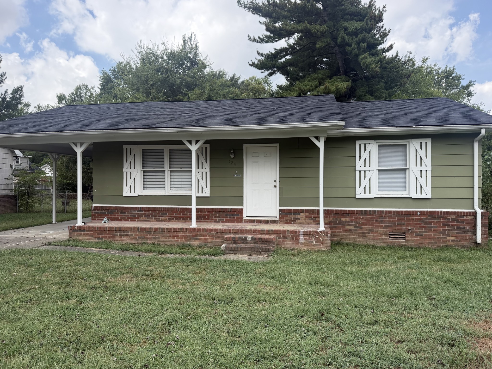 125 Boxwood Dr — photo