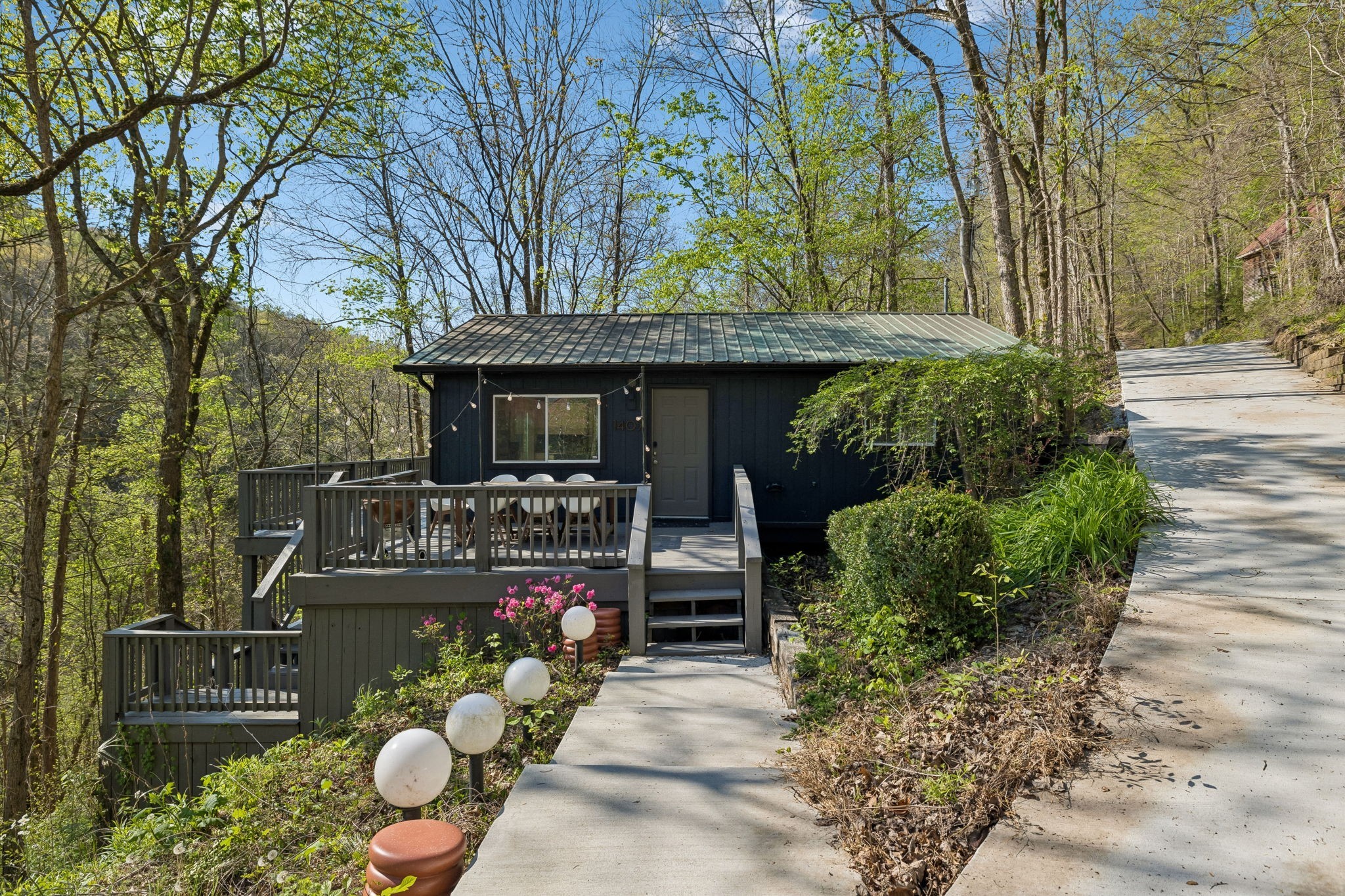 1407 Lakeside Dr — photo
